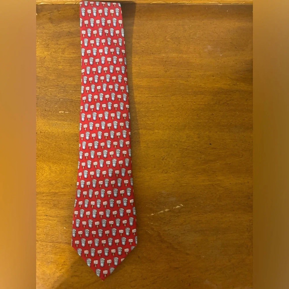 Vineyard Vines 100% silk gas station tie - Picture 4 of 5